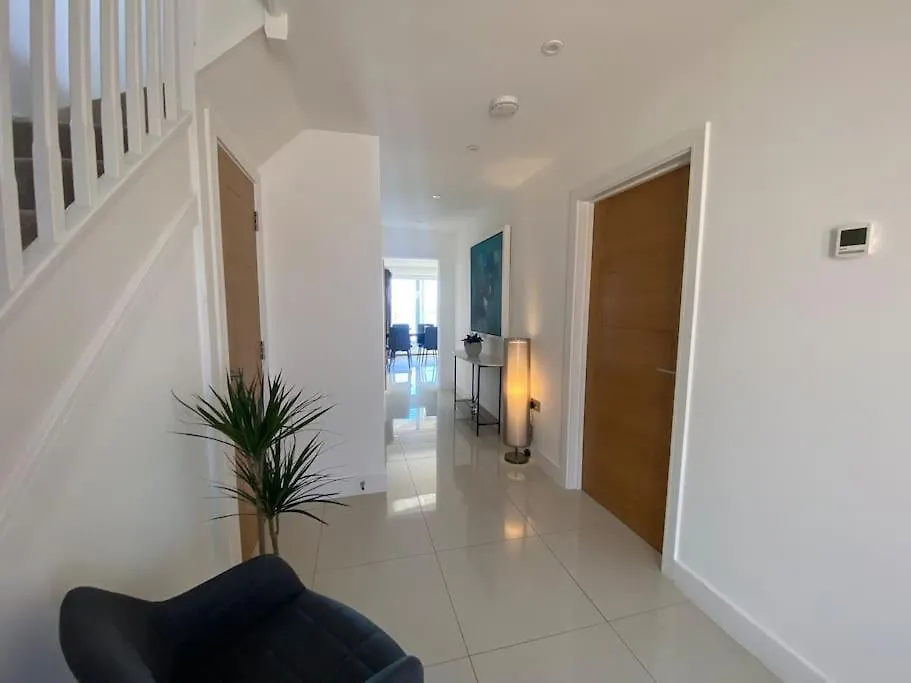 Cliff Top Heights-Beach Front House Near Brighton 0*,  United Kingdom