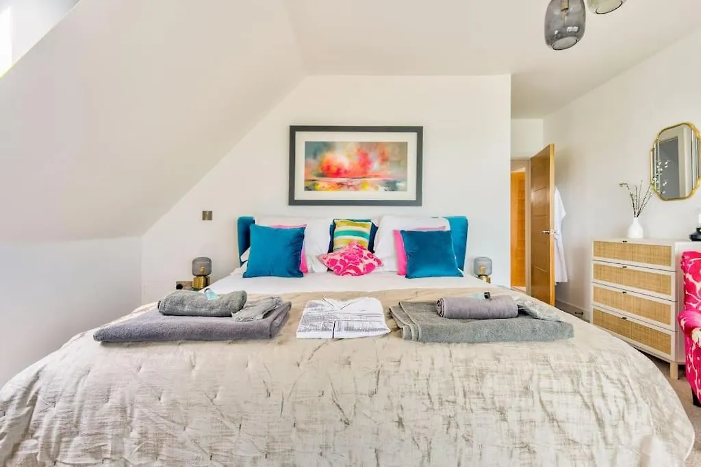 Cliff Top Heights-Beach Front House Near Brighton United Kingdom
