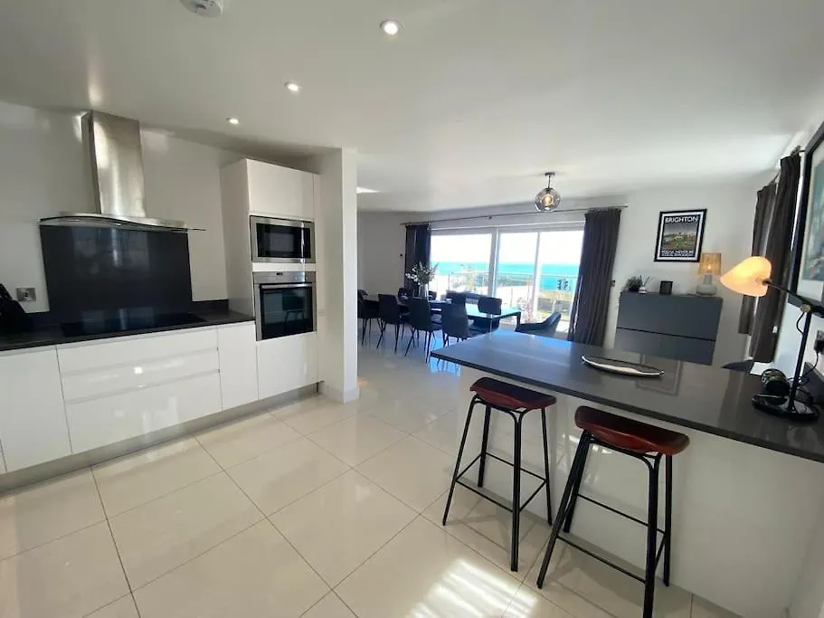 Cliff Top Heights-Beach Front House Near Brighton United Kingdom