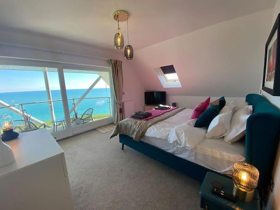 Cliff Top Heights-Beach Front House Near Brighton 0*,  United Kingdom
